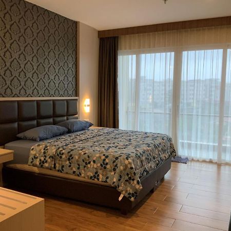 Palam Mansion At Aston Apartment - Batam Nagoya Buitenkant foto
